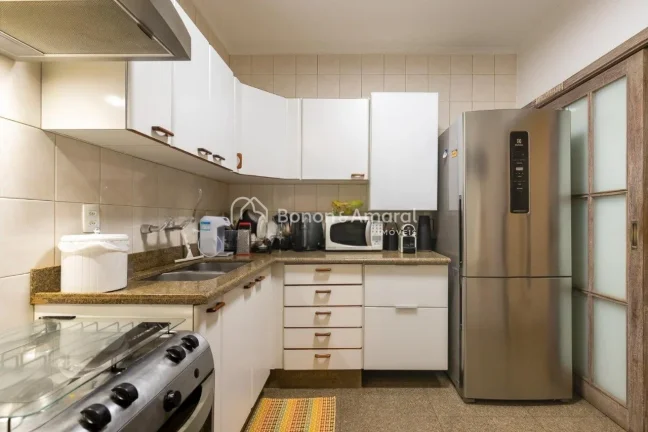 Imagem Situado no coração do Cambuí, um dos bairros mais desejados de Campinas, este apartamento oferece...