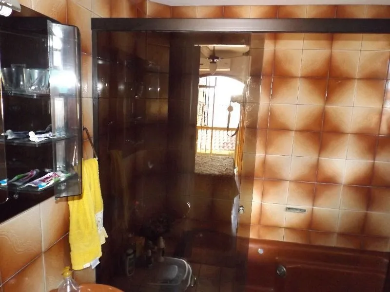 Imagem Casa para Venda - 250m², 3 dormitórios, sendo 3 suites, 7 vagas - Medianeira