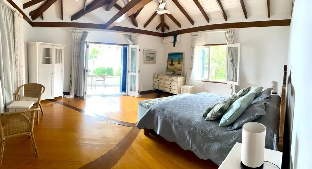 Imagem Belíssima Casa de 900m², Localizada no residencial Pé na Areia no Litoral! Cibratel II, Itanhaém - SP.