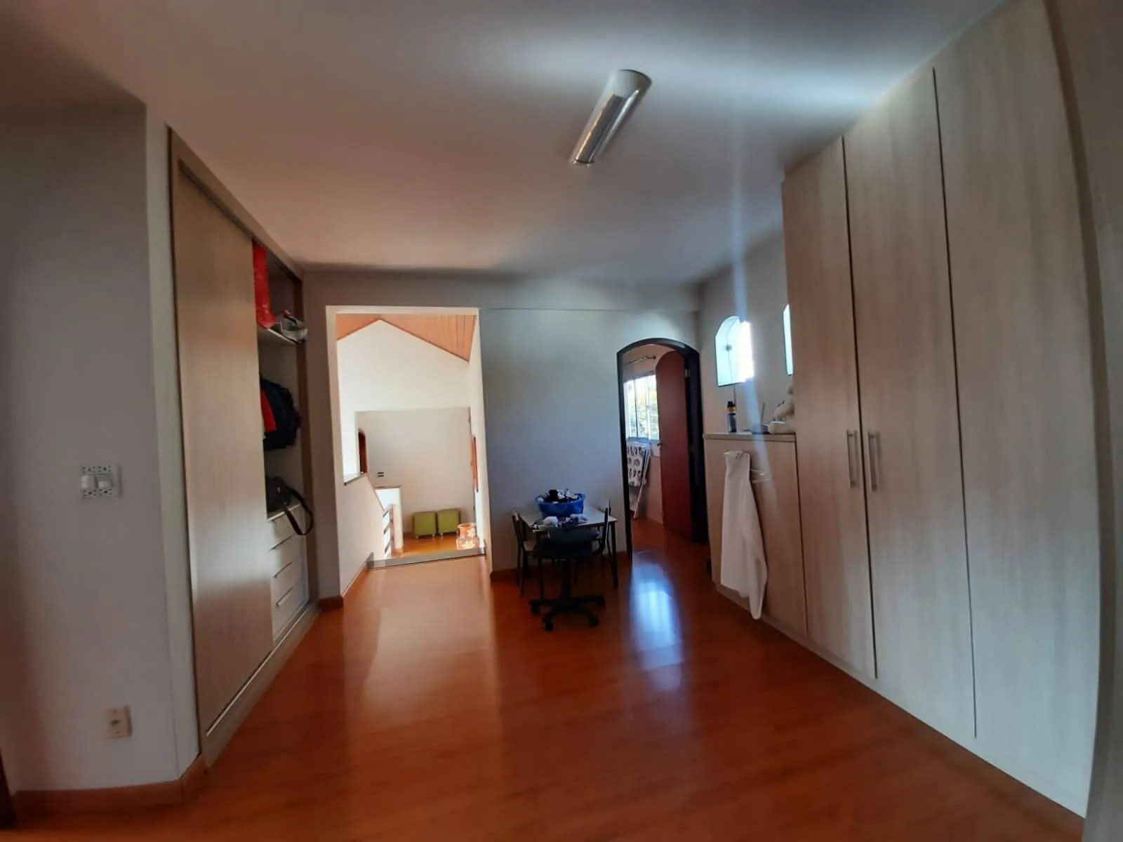 Imagem Sobrado de 387m² Localizado no Alphaville Residencial 3 - Santana de Parnaíba/SP!