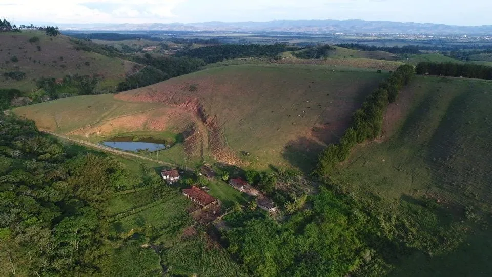 Foto do imóvel Chácara à venda 1984400M², Cruz Pequena, Pindamonhangaba - SP