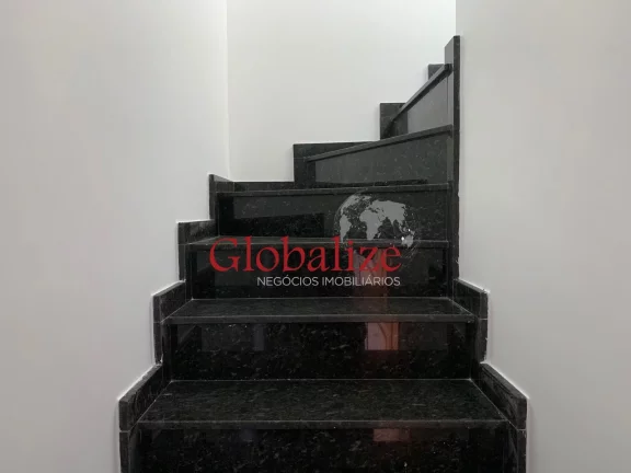 Imagem Casa com 2 súites e 2 vagas à venda no Bairro Campo Grande em Santos por 674.000,00.