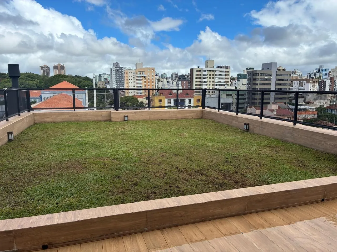 Imagem Vende-se apartamento com 2 quartos (1 suíte), 79m² e 2 vagas - Rua Eduardo chartier 190