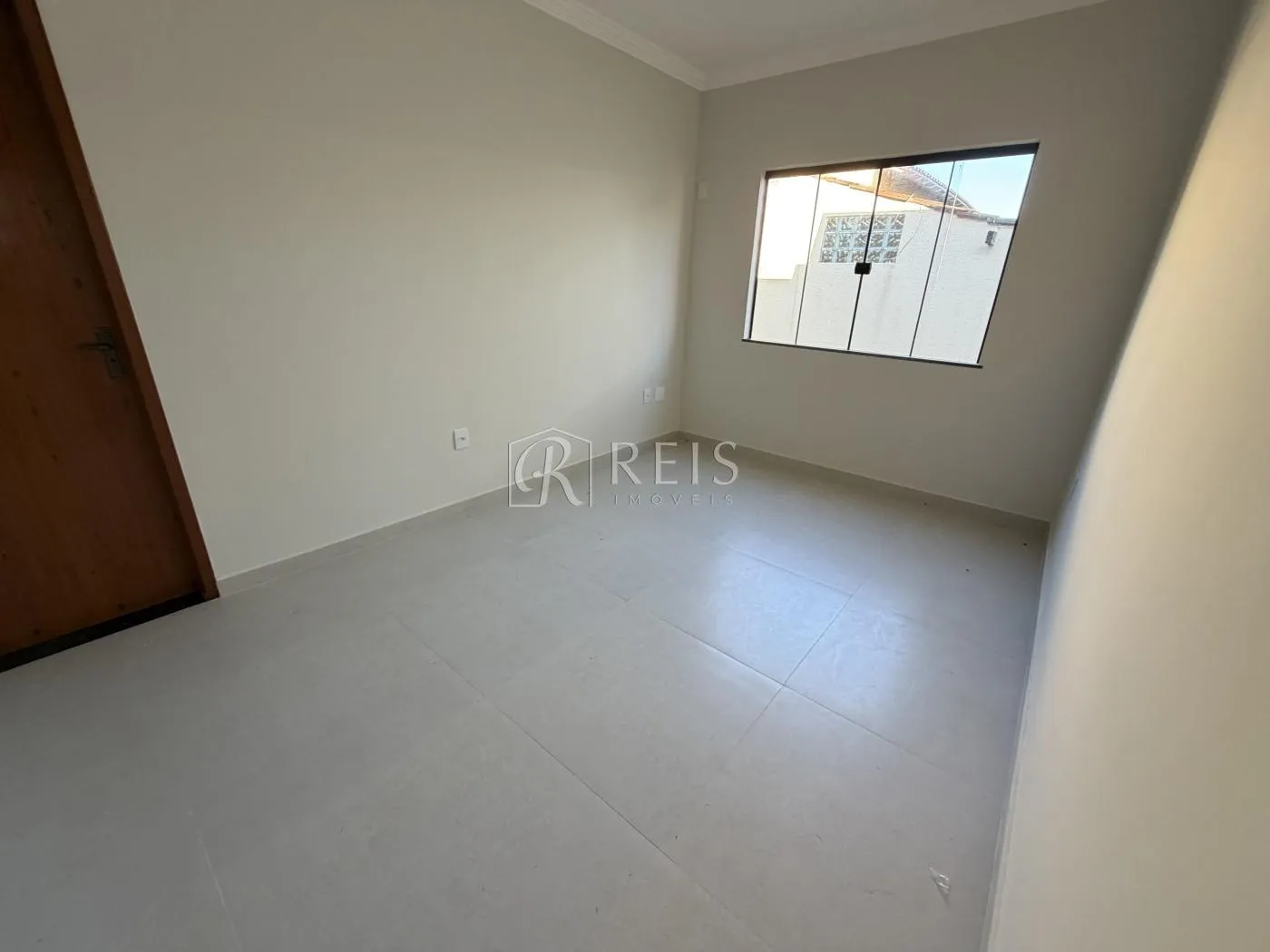Imagem Casa para Venda em Rio das Ostras, Enseada das Gaivotas, 3 dormitórios, 1 suíte, 2 banheiros, 4 vagas