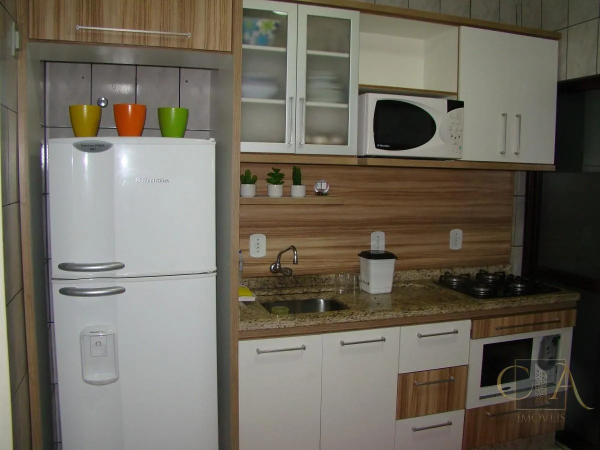 Imagem Apartamento para Temporada em Itapema, Meia Praia, 3 dormitórios, 1 suíte, 2 banheiros, 1 vaga