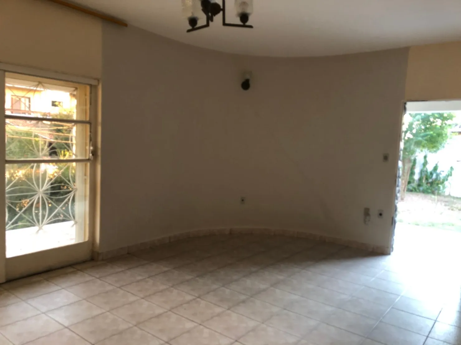 Imagem Casa à venda e locação 3 Quartos, 1 Vaga, 935M², Alto do Tabaú, Pindamonhangaba - SP