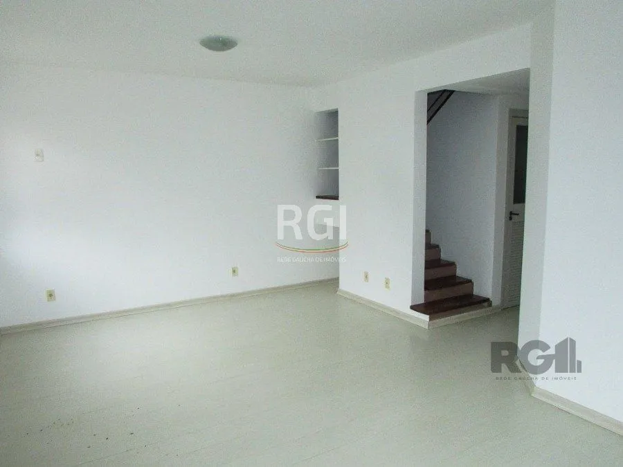 Imagem Casa em condomínio para Venda com 3 dormitórios, sendo 1 suites e 2 vagas no bairro Cristal