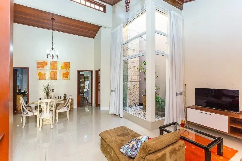 Imagem Casa espaçosa com 6 dormitórios e vista incrível no Cristo Redentor