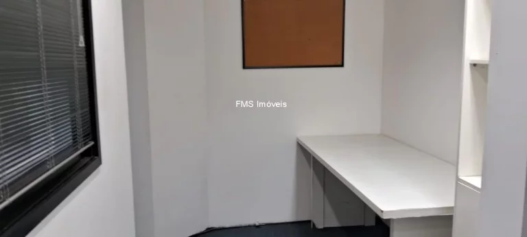 Imagem Conjunto Comercial para Locação no Brooklin: 1 Sala, 5 Vagas de Garagem e 254m² em São Paulo-SP!