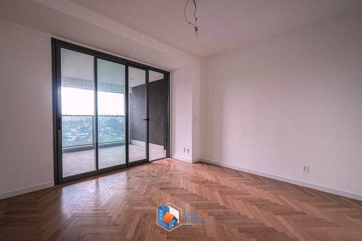Imagem Duplex para venda em Jardim Fonte do Morumbi com 4 quartos, sendo 4 suítes, 325m²