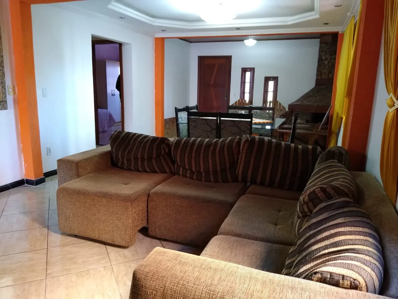 Imagem Casa a venda em Viamão no bairro Mendanha com piscina e espaco gourmet.