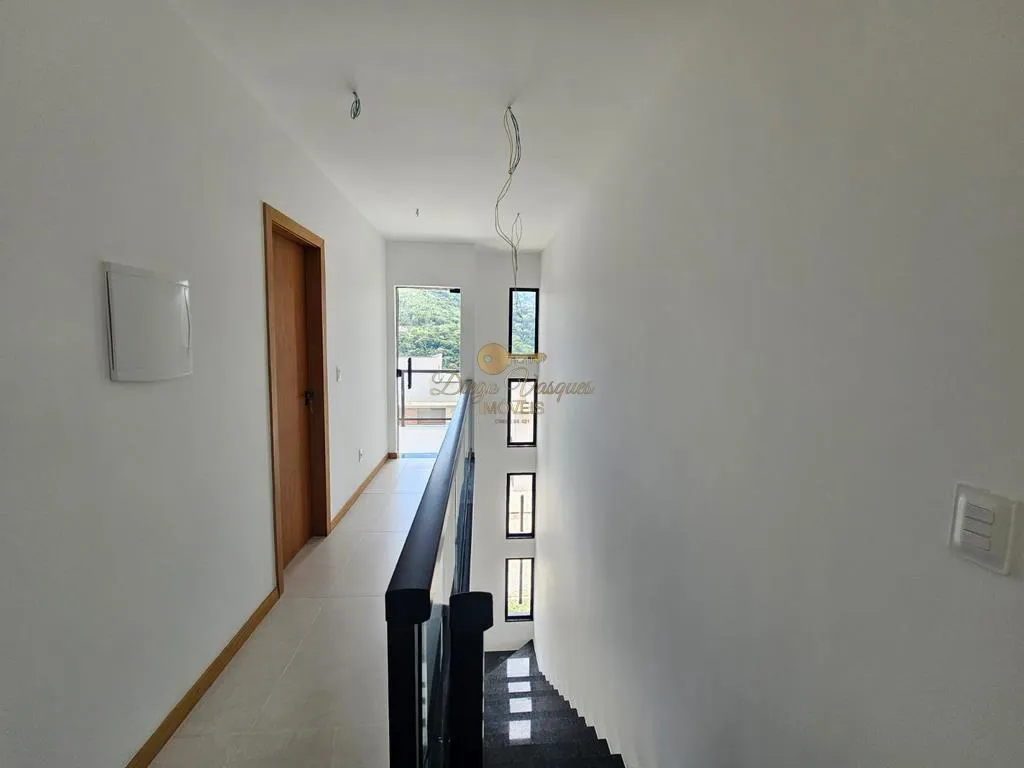 Imagem Casa em Condomínio para Venda em Teresópolis / RJ no bairro Golfe