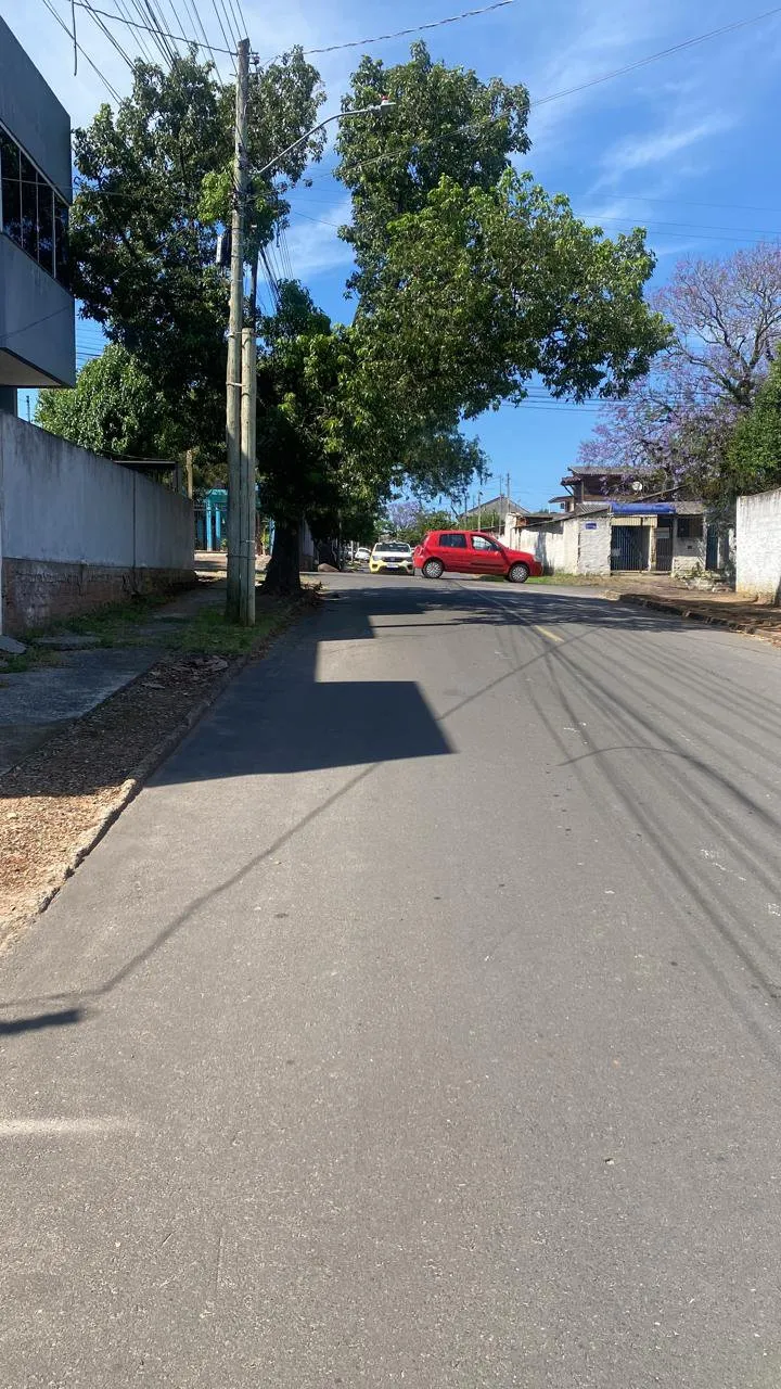 Imagem Imóvel com quintal à venda em Alvorada, Jardim Algarve: confira!
