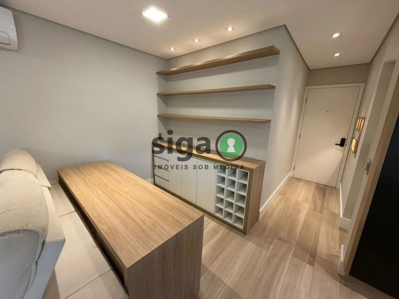 Imagem APARTAMENTO MOBILIADO A VENDA NO PANAMBY COM 2 SUÍTES, 2 VAGAS E DEPÓSITO!