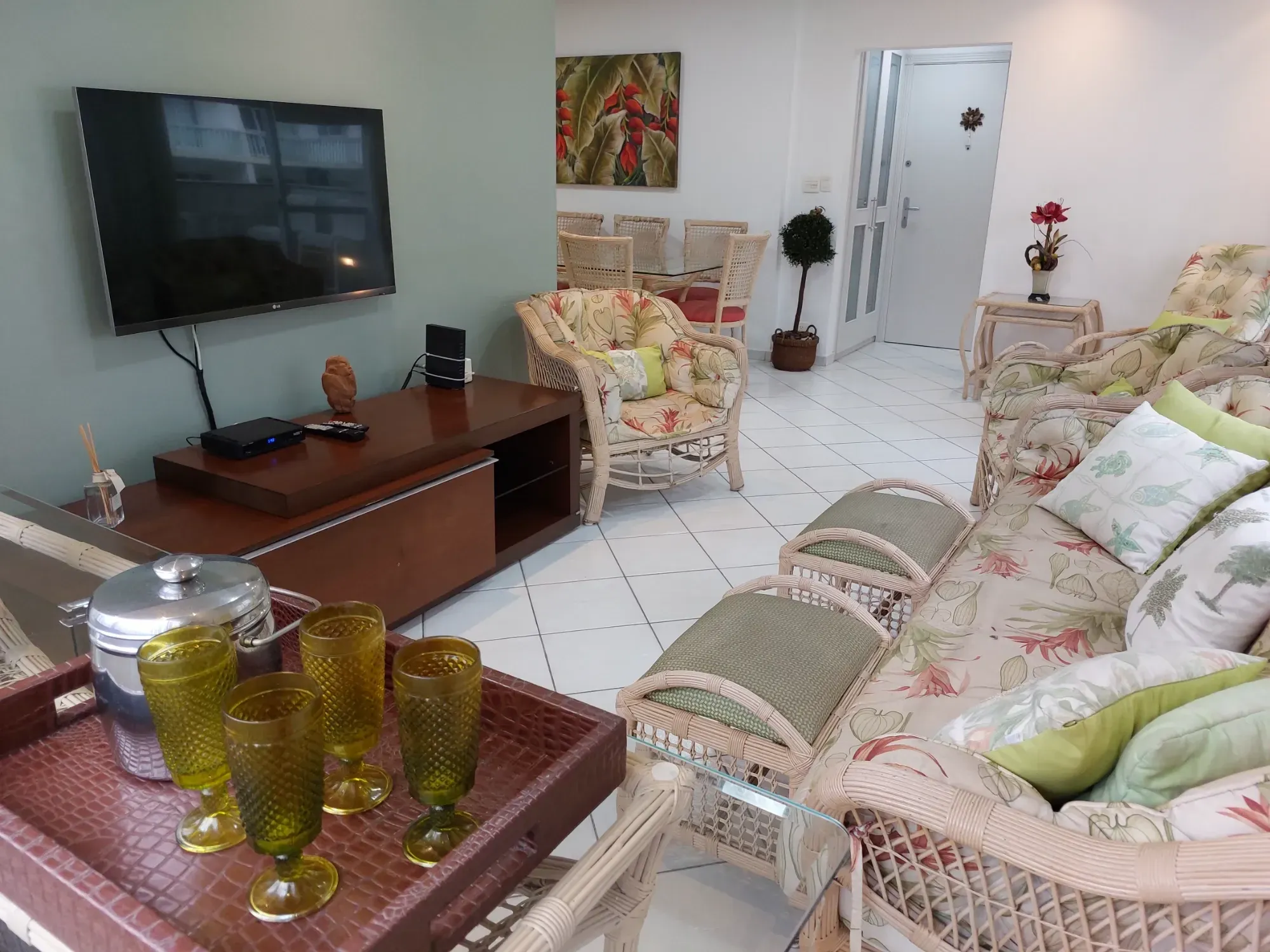 Imagem Apartamento com 4 Quartos à Venda, 113 m² em Pitangueiras - Guarujá