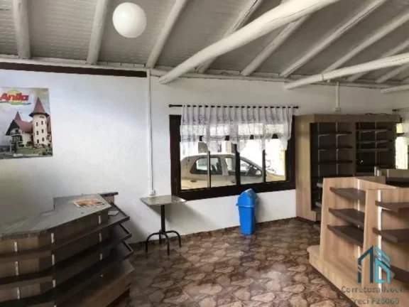 Imagem Área com 10.213m², com casa 03 quartos, localizada em Campina Grande do Sul PR, com frente para os 02 lados da Rodovia Régis Bintencourt