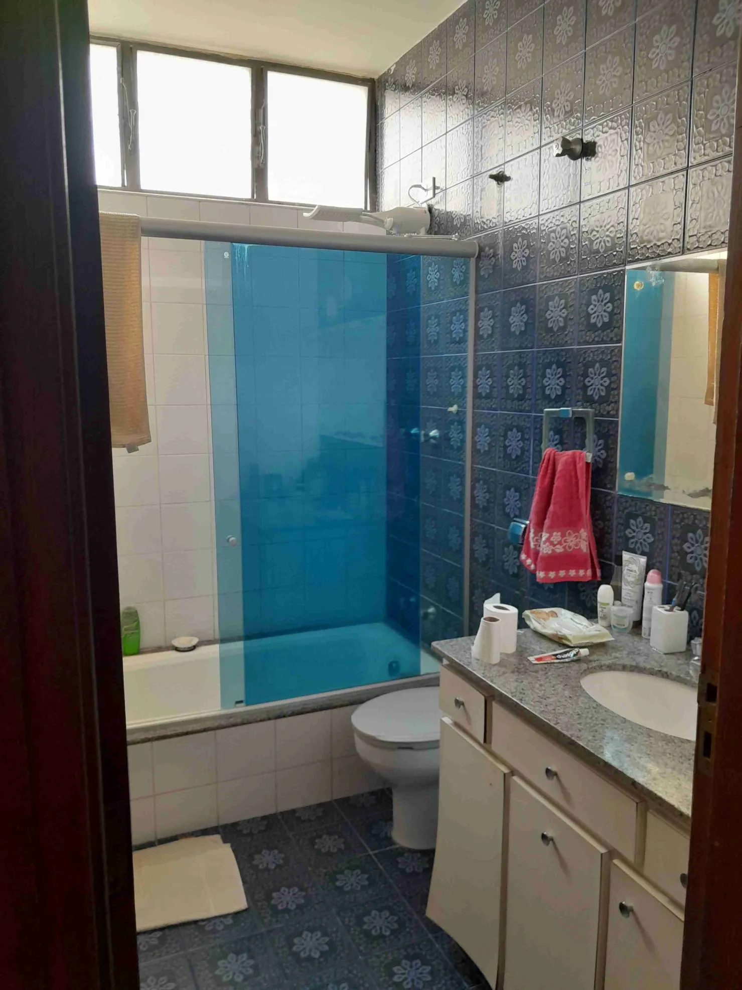 Imagem Excelente casa com piscina no conceituado bairro Vila Bourguese