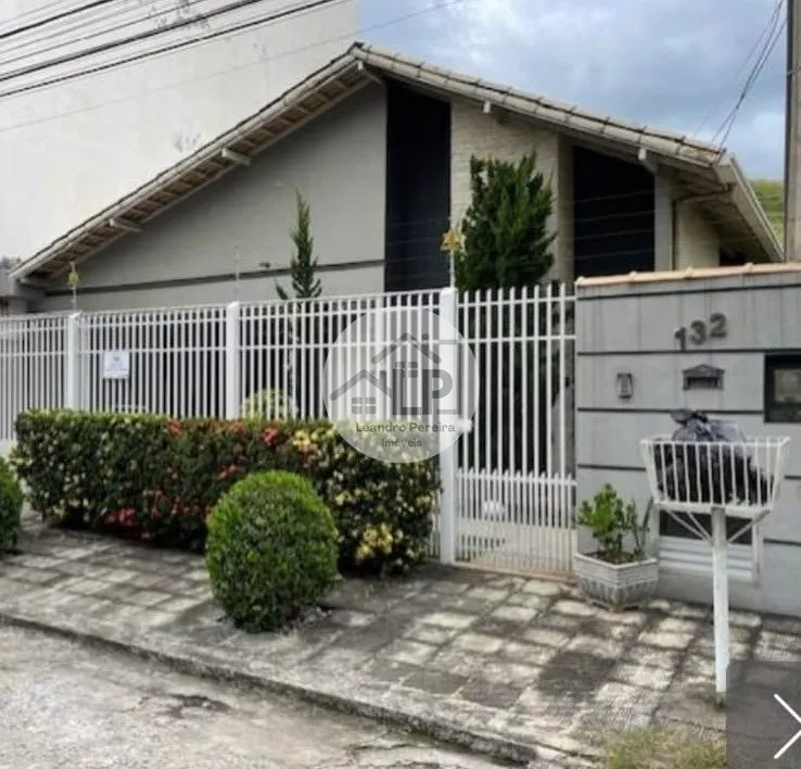 Imagem Casa de Alto Padrão à Venda no Vale da Colina | Volta Redonda, 190m² e Lazer Completo
