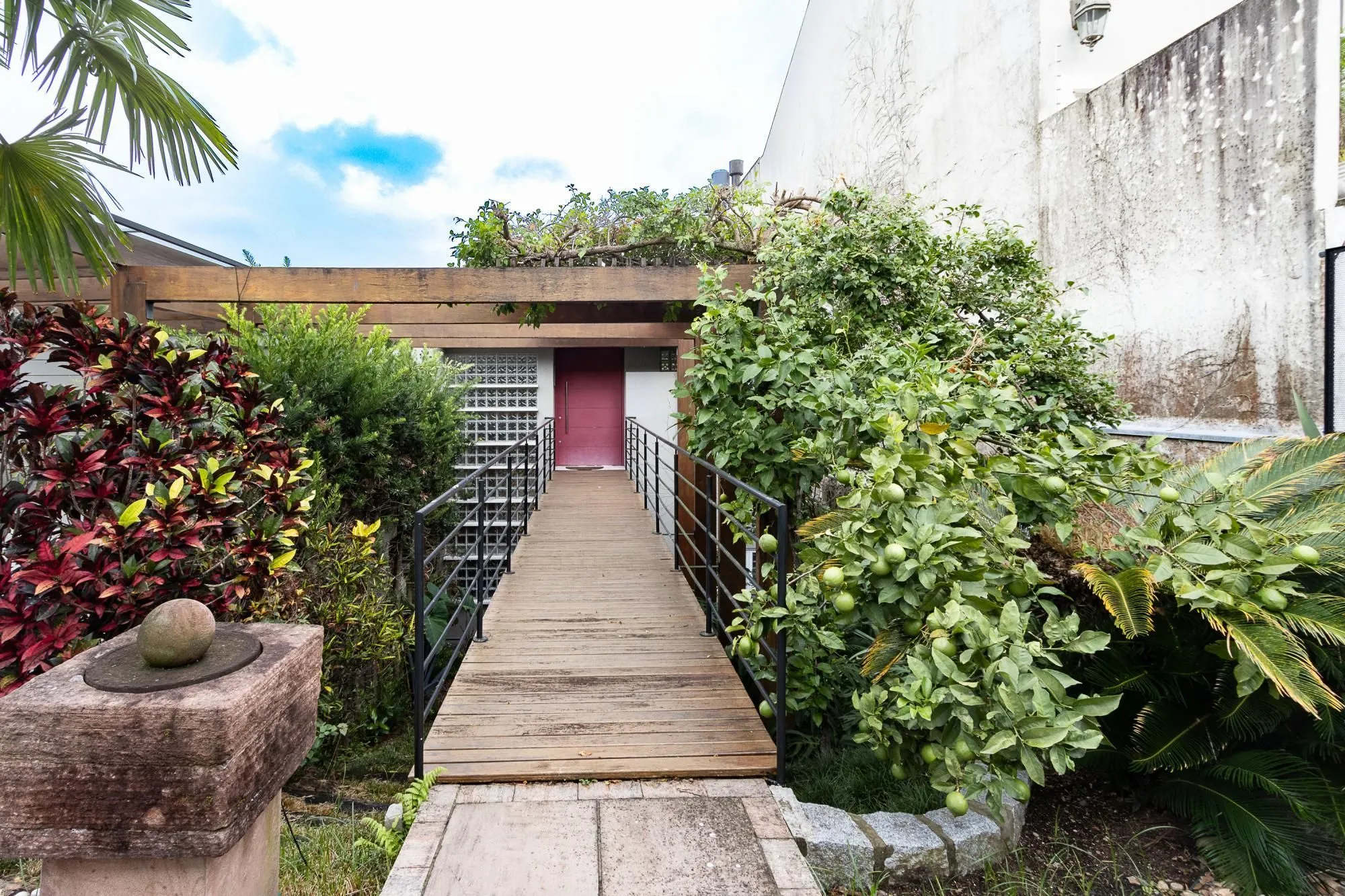 Imagem Casa com 4 dormitórios à venda, Jardim Isabel, Porto Alegre