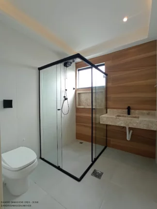 Imagem Casa de Luxo em Condomínio - 5 Quartos, 5 Suítes, 3 Salas, 3 Banheiros, 5 Vagas de Garagem - Camaçari-BA (Catu de Abrantes)