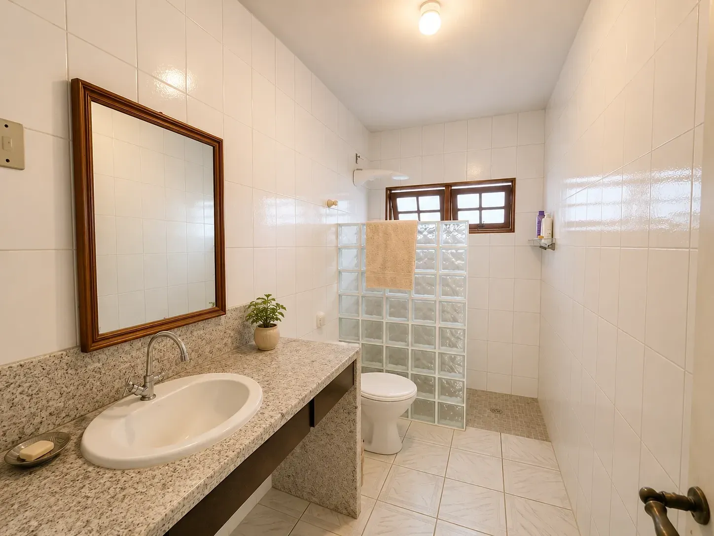 Imagem Sobrado com 4 Quartos à Venda, Locação ou Temporada, 266 m² em João Paulo - Florianópolis