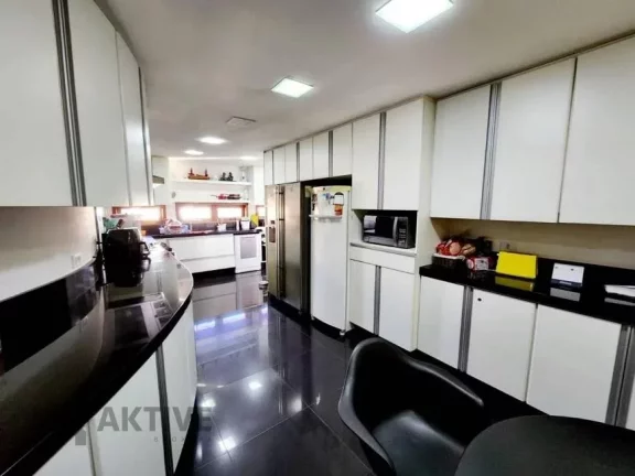 Imagem Casa de Condomínio em Alphaville - Santana de Parnaíba, SP