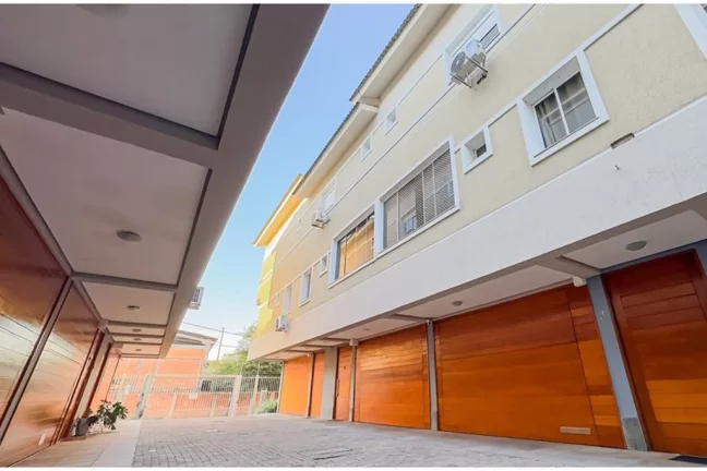 Foto do imóvel Casa em Condomínio para venda em Porto Alegre