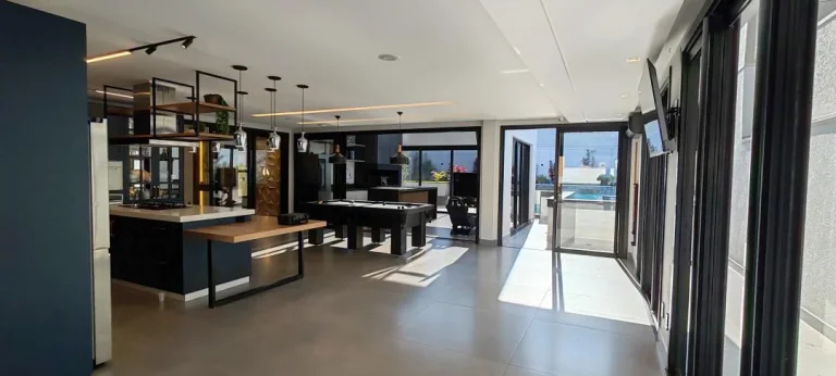 Imagem Sobrado de Luxo com Área de Lazer Completa Condomínio Treviso, Bairro Fag, Cascavel - Venda