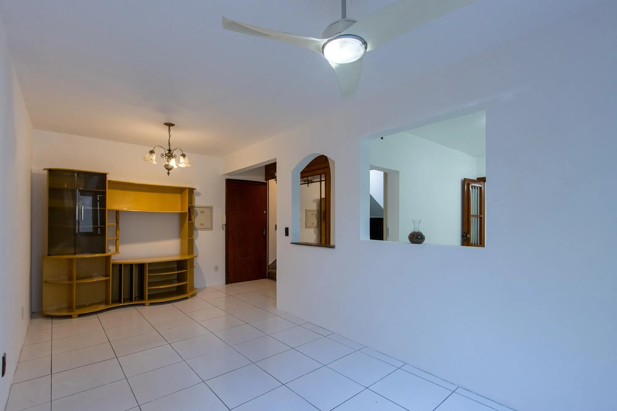 Imagem Casa de condomínio, 3 dormitórios, 1 suíte, 1 vaga coberta, no bairro Cristal.