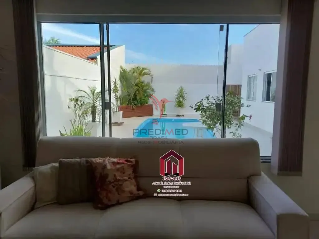Imagem EXCELENTE CASA COM 4 DORMITORIOS PARA A VENDA - EM FLORIANOPOLIS SC BRASIL