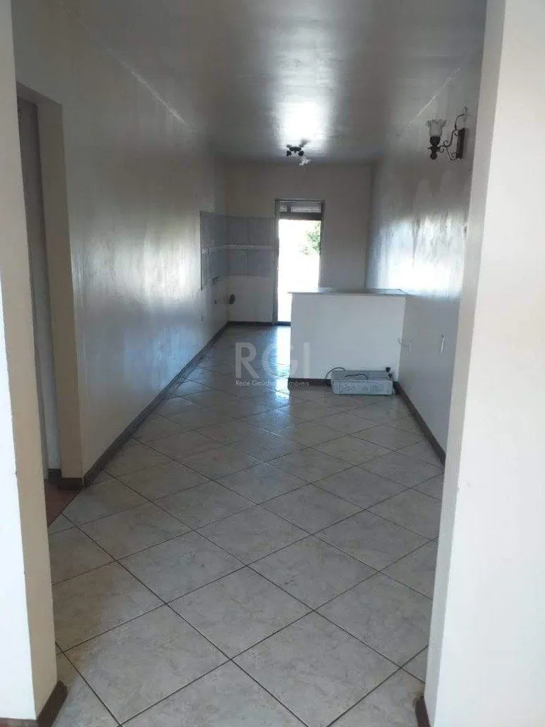 Imagem Casa para Venda - 200m², 6 dormitórios, 4 vagas - Tristeza