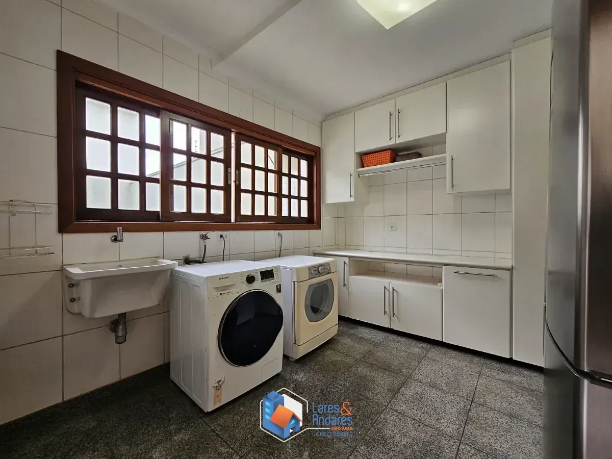 Imagem Sobrado para venda em Jardim Carlu com 4 quartos, sendo 2 suítes, 453m²