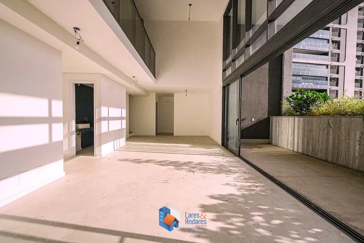 Imagem Duplex para venda em Jardim Fonte do Morumbi com 4 quartos, sendo 4 suítes, 325m²