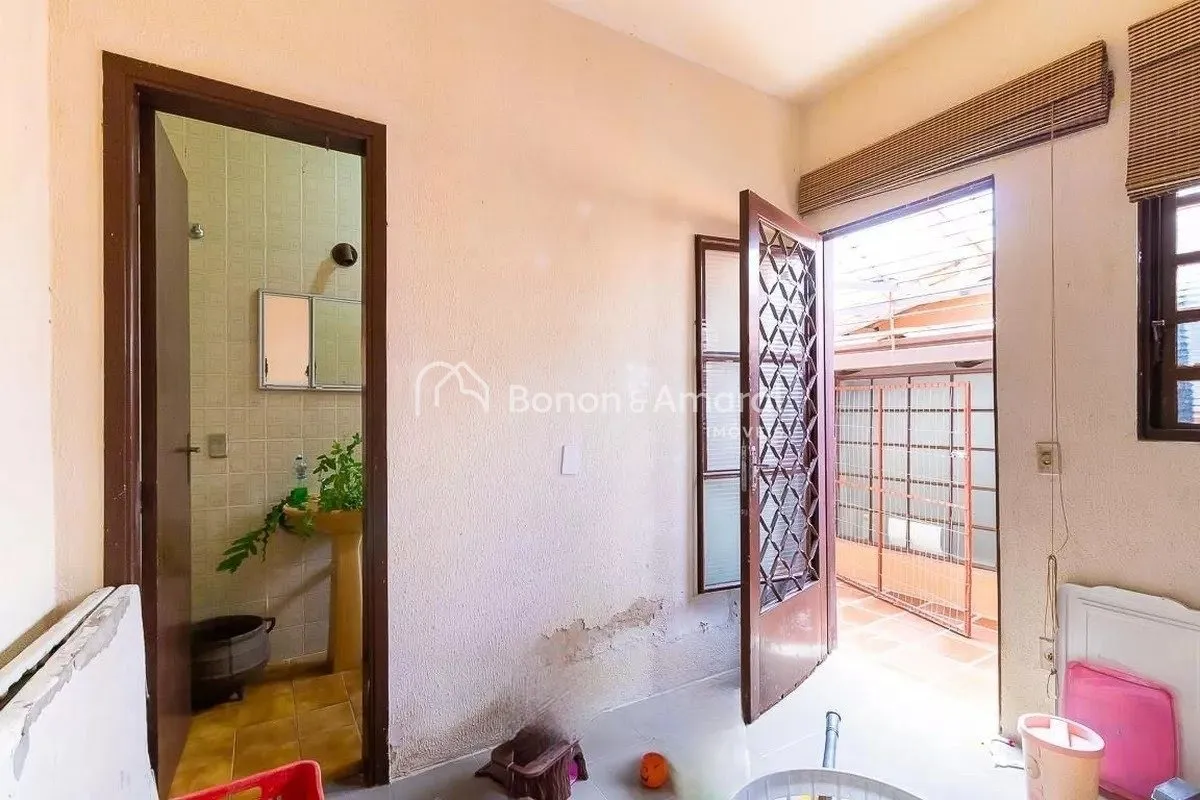 Imagem Casa para alugar com 214m², 4 quartos e 2 vagas