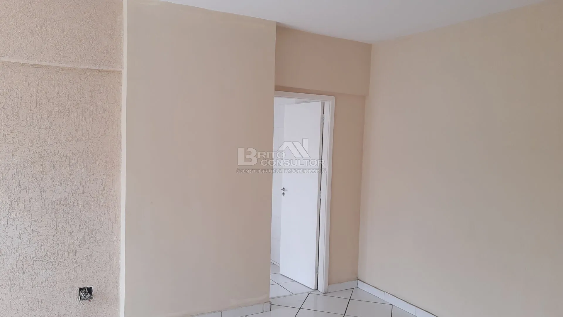 Imagem Vendo Apartamento com 2 Quartos, Varanda e Vaga, 60m² no Condomínio Central Park em Barro Vermelho, São Gonçalo/RJ