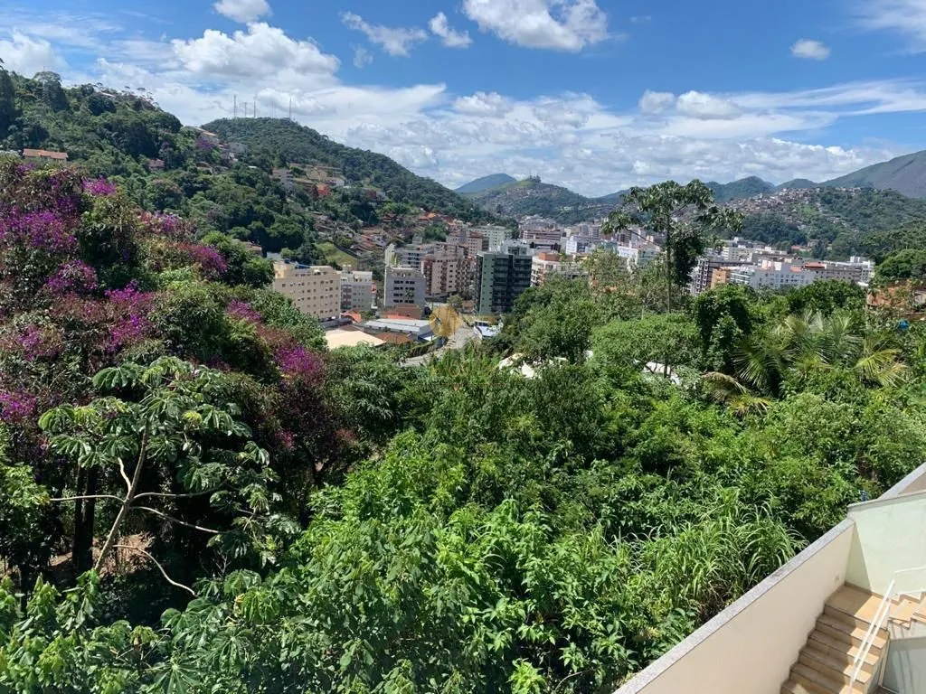 Imagem Casa em Condomínio para Venda em Teresópolis / RJ no bairro Agriões