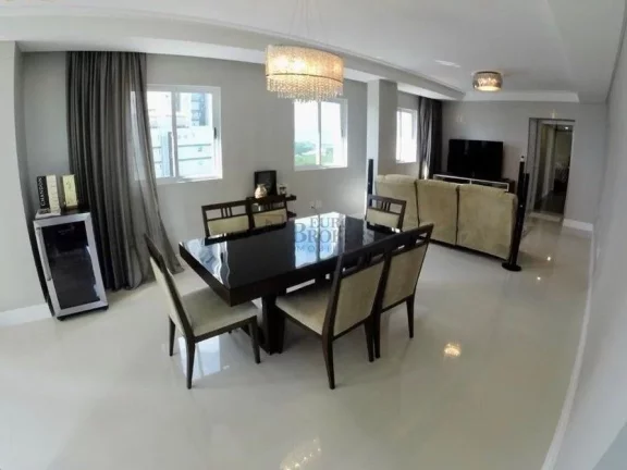 Imagem Ótimo apartamento quadra mar em Balneário Camboriú.