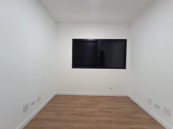 Imagem Apartamento na Ponta da praia com 03 quartos e sacada!