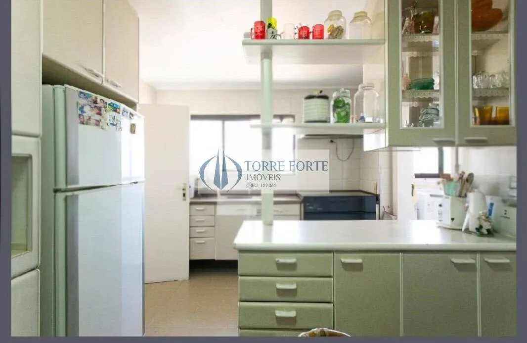 Imagem Apartamento 156 m², 4 dormitórios, 1 suíte com banheira , 2 garagens