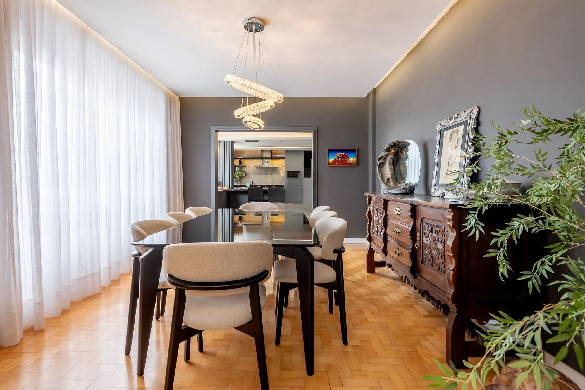 Imagem Apartamento com 295m² e 3 dormitórios, 1 suíte, 2 vagas individuais, no bairro Independência