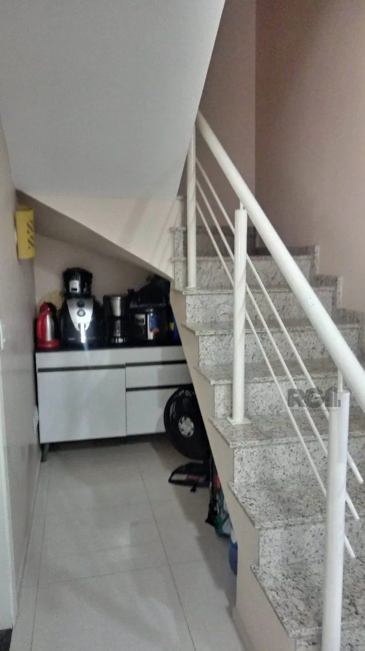 Imagem Casa sobrado semi mobiliado, 3 dormitórios, 1 suíte master, vagas de garagem, Bairro Parque da matriz
