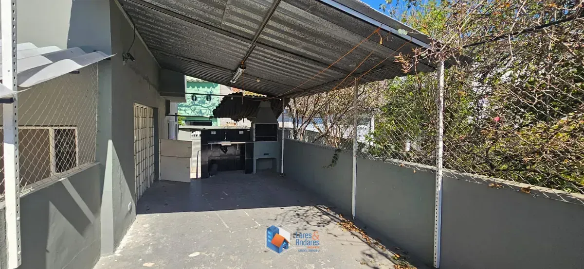 Imagem Sobrado para venda em Jardim Regis com 5 quartos, sendo 1 suíte, 218m²