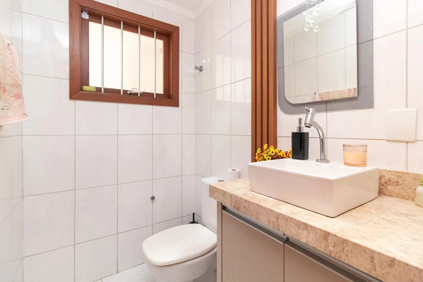 Imagem Casa de 03 dormitorios com suite e piscina no bairro Hipica - Porto alegre/Rs