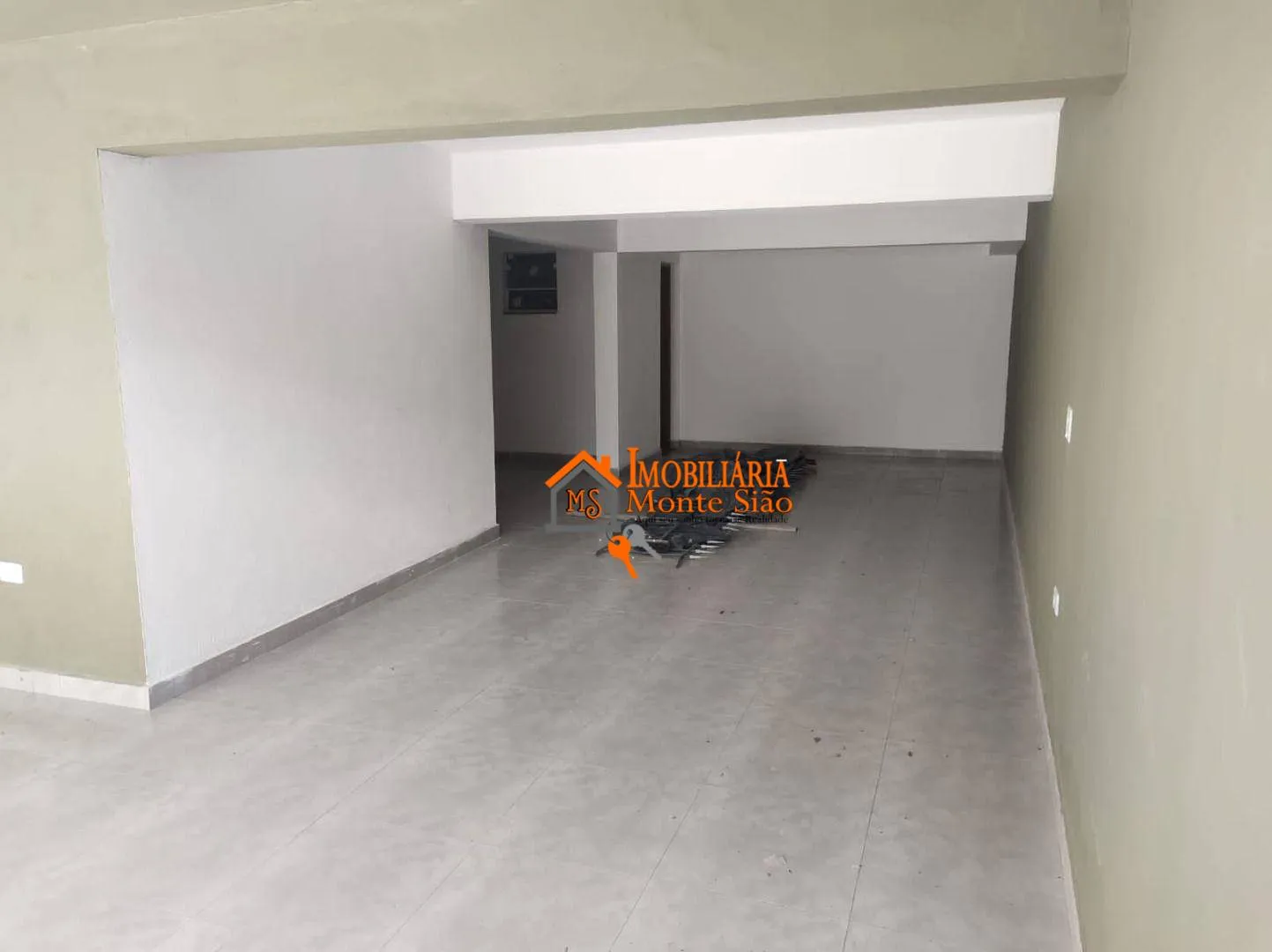 Imagem .?? Sobrado Novo com 263m², 3 Dormitórios, 5 Vagas e Excelente Localização Próximo à Av. Emílio Ribas
