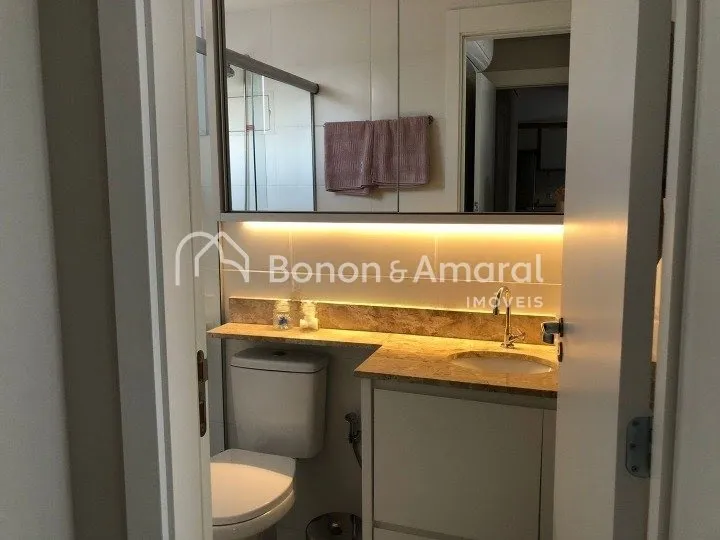 Imagem Apartamento com 3 Quartos sendo 1 suíte, 2 banheiros e 2 vagas à Venda, 75 m²