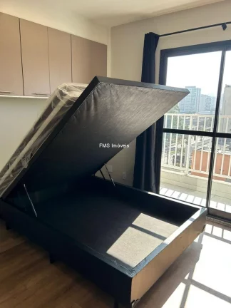 Imagem Apartamento à venda ou locação em Santo Amaro, com 1 quarto, 1 banheiro, 27m² de área.