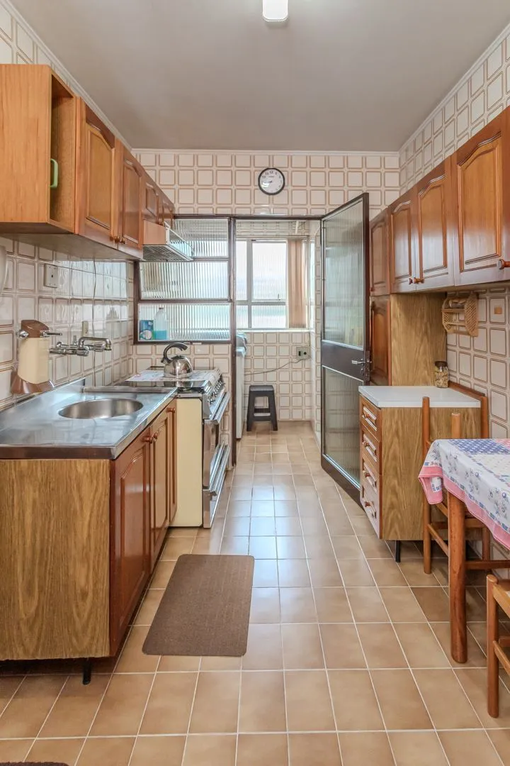 Imagem Apartamento no bairro Floresta de 3 dormitórios e vaga DESOCUPADO