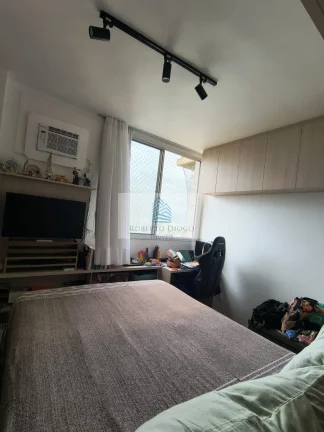 Imagem Apartamento à venda na Barra da Tijuca, Rio de Janeiro-RJ: 2 quartos, 1 sala, 1 banheiro, 1 vaga de garagem!