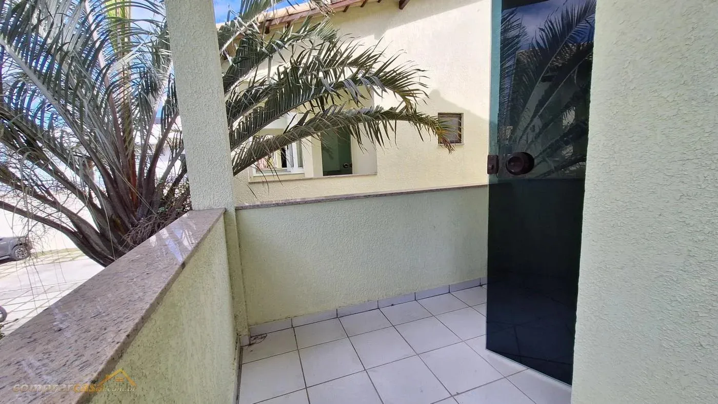 Imagem Casa em Condomínio para Venda em Cabo Frio / RJ no bairro Palmeiras