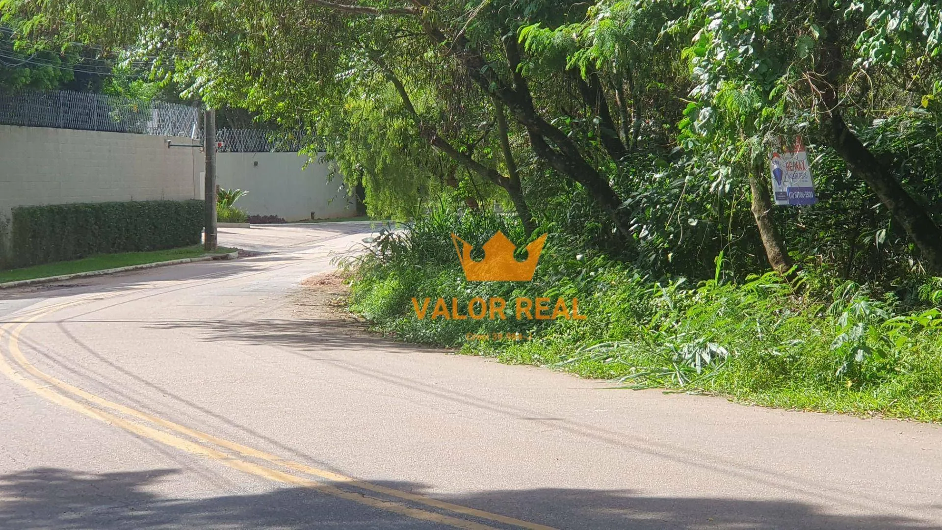 Imagem Terreno alto padrão AT 2.054 m², em rua com total segurança, sem taxa de condomínio. O melhor da Malota ao seu dispor, com o menor valor m2.